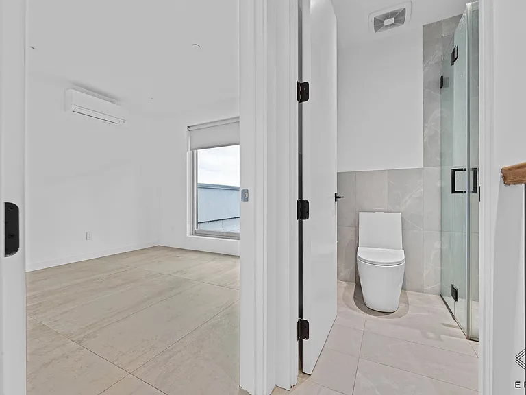 476 Maple St #4C — Photo 9