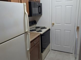 677 W Broadway #M, Granville, OH 43023