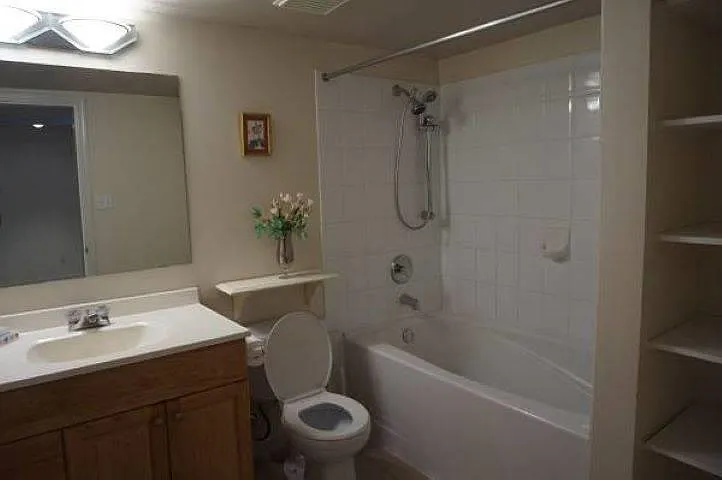 122 Linden Ct #LOWER — Photo 6