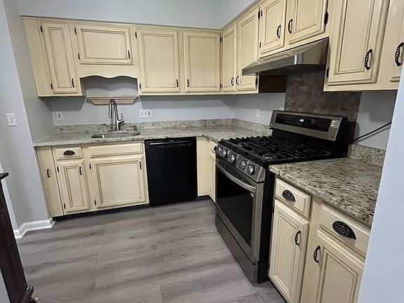 2nd image of 3035 Squire Blvd #1