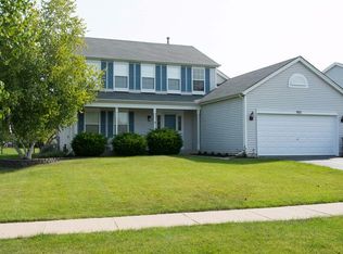 933 Wilkinson Ln, North Aurora, IL 60542