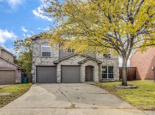1406 Daffodil Ln, Lewisville, TX 75077