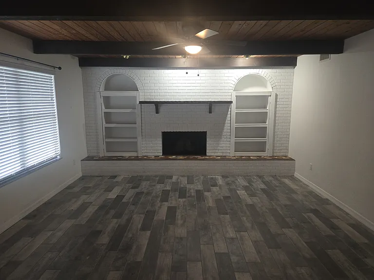 155 S Court St — Photo 14