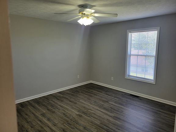 5th image of 124 Mallory Ct