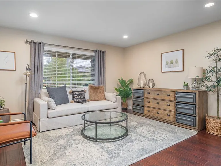 N Deer Springs Dr — Photo 16