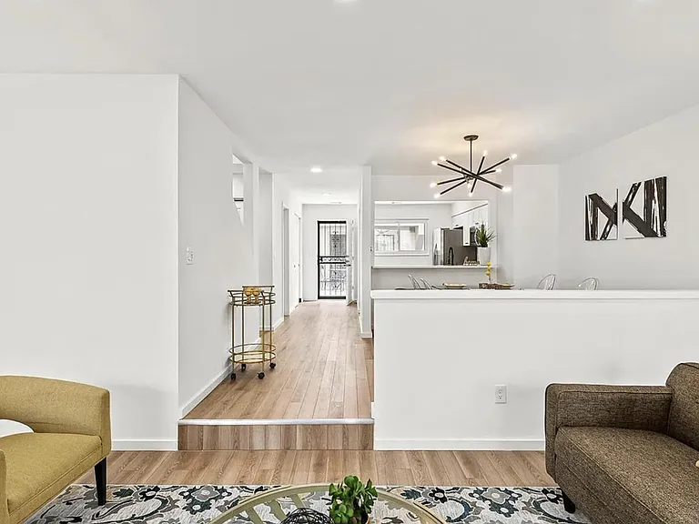 929 N Washington St #4 — Photo 6