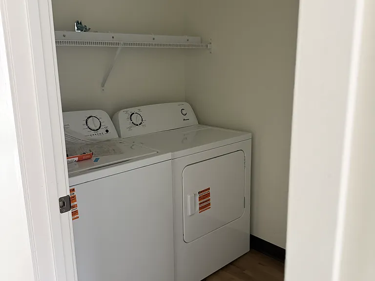 Manor Heights Townhome — Photo 4
