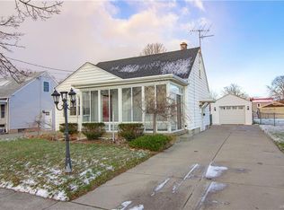 535 70th St, Niagara Falls, NY 14304