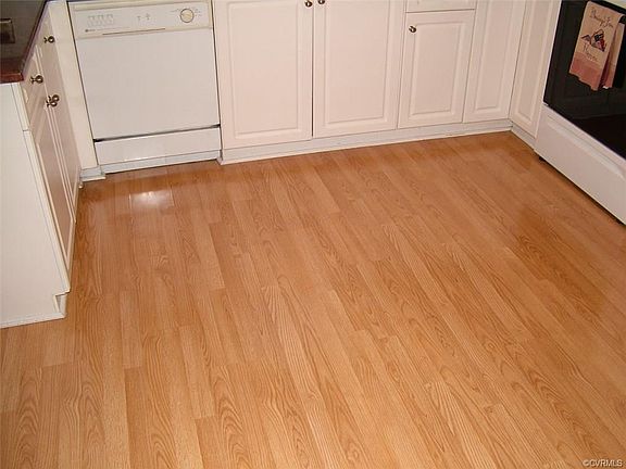 4th image of 6074 Pond Place Way