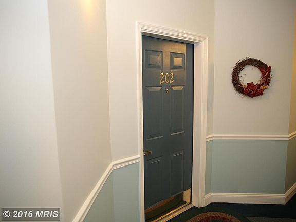 4th image of 802 Coxswain Way Unit 202