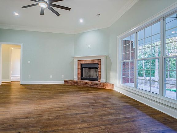 5th image of 387 Lee Road 2099