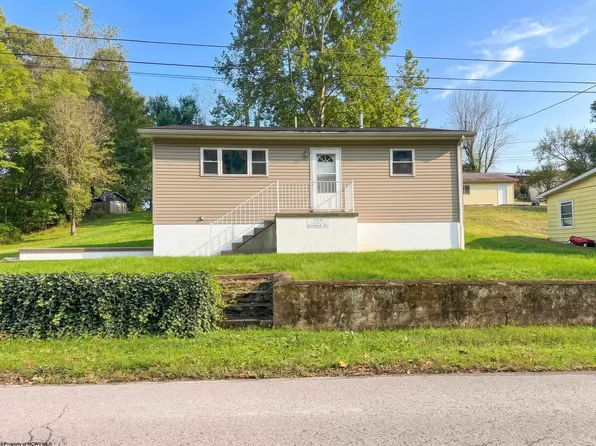 708 Buffalo Rd, Barrackville, WV 26559