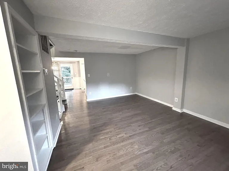 3634 Handel Ct — Photo 9