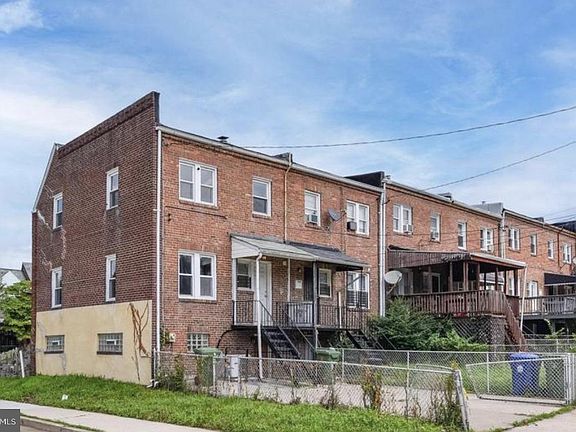 3rd image of 2565 Harlem Ave