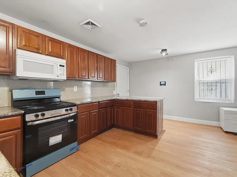721 S 19th St #G — Photo 2
