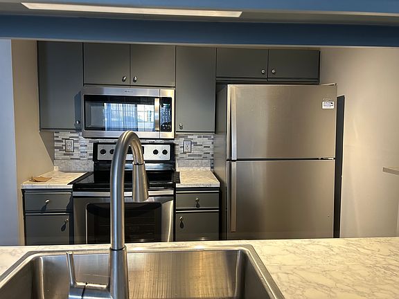 3rd image of 2004 Jasper Ln #26C