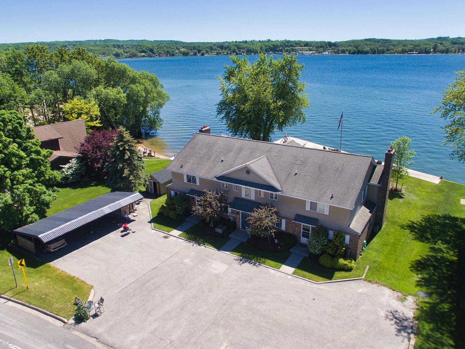 4715 Main St, Onekama, MI 49675 Zillow
