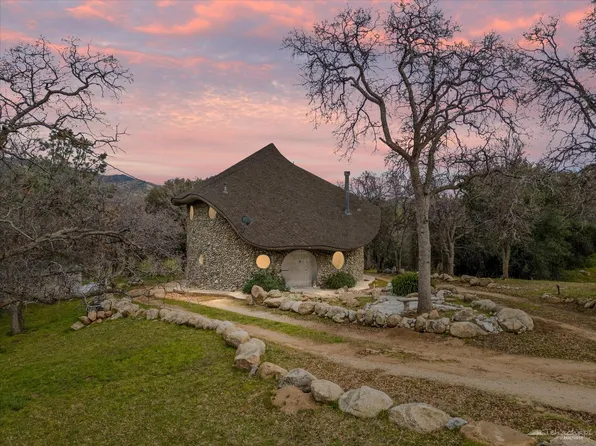 29502 Cassie Ct, Keene, CA 93531