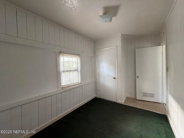 1454 Winthrop St — Photo 12