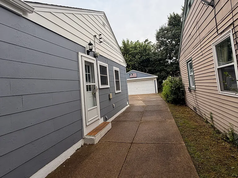 13610 Emery Ave — Photo 15