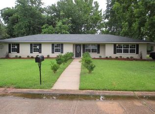 5904 Benjamin St, Alexandria, LA 71303