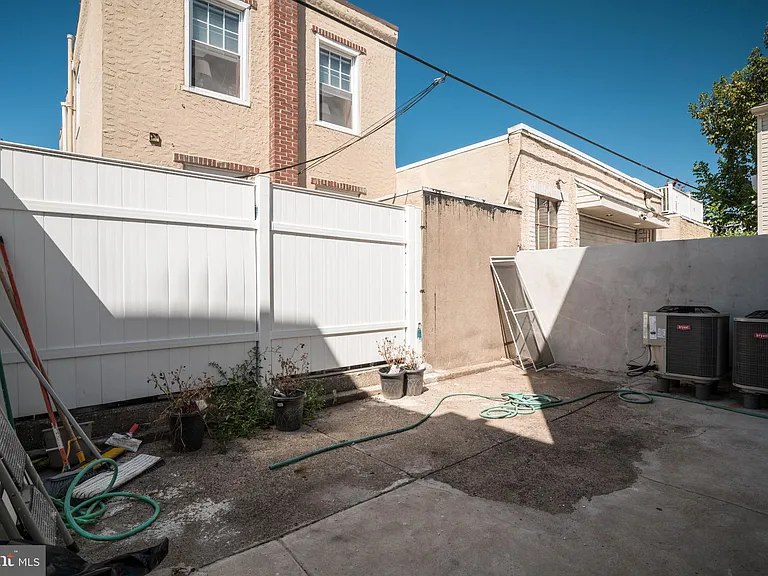 3038 Salmon St — Photo 37