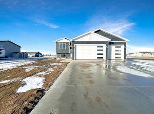 400 6th Ave SW, Surrey, ND 58785