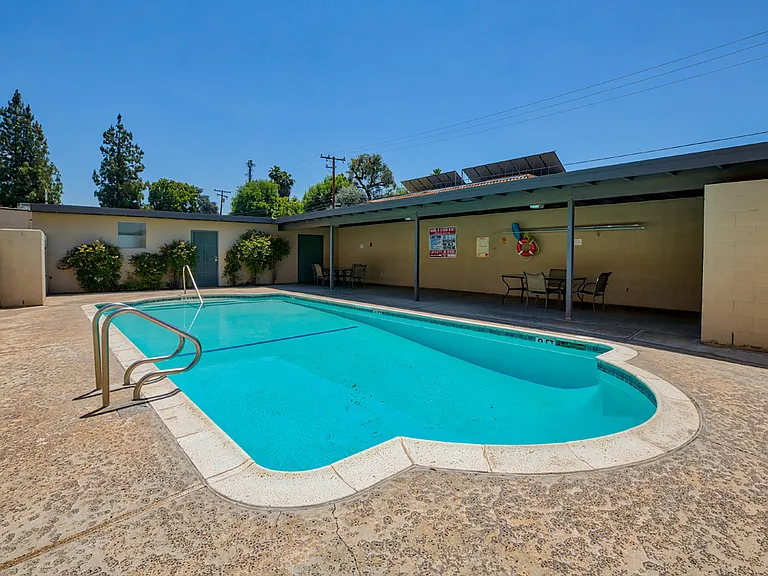 Pine Villas — Photo 4