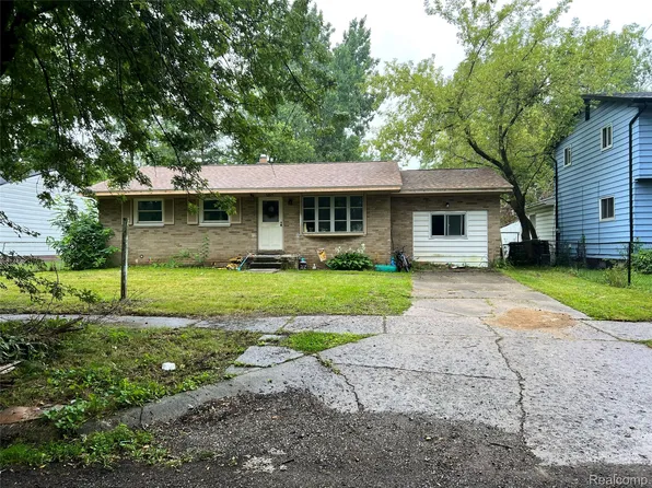 3295 Spring Valley Dr, Flint, MI 48504