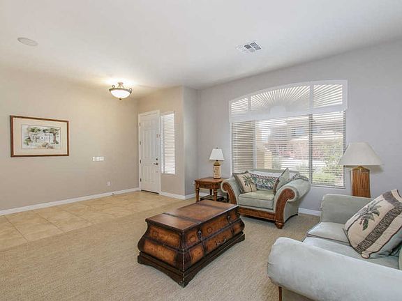 4th image of 2412 W Spur Dr