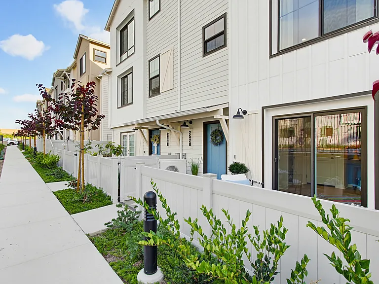 Delphinium Ln — Photo 49