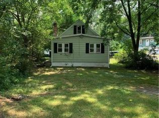 2698 Springfield Lake Dr, Akron, OH 44312