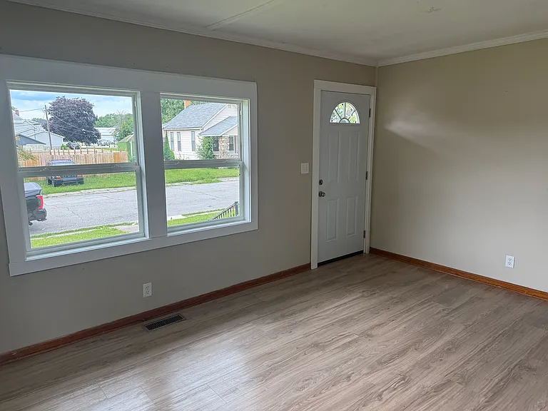 720 N Morrison St — Photo 8