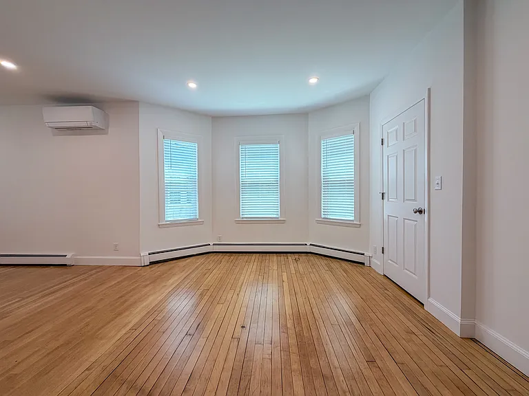 100 Sheridan Ave #1 — Photo 11