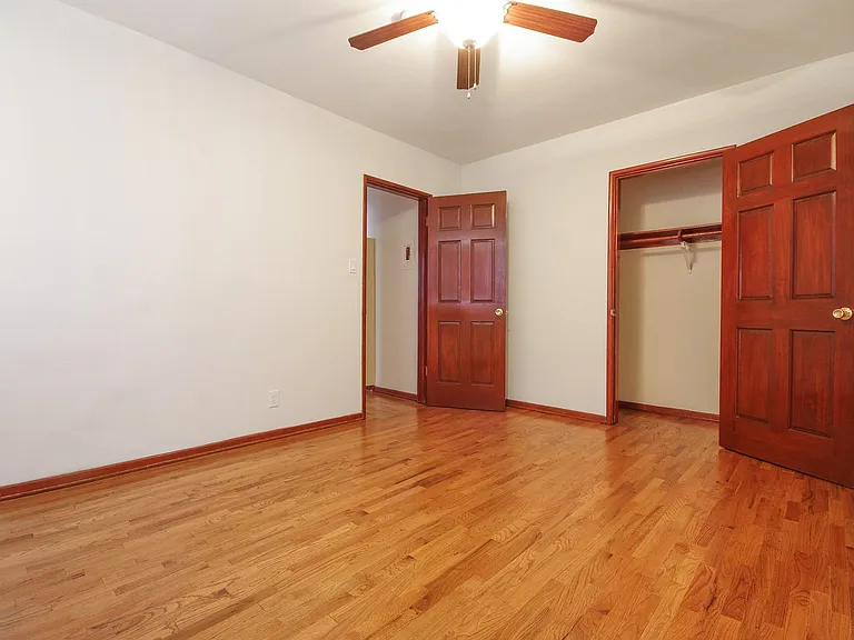 12224-34 Chandler Blvd — Photo 36