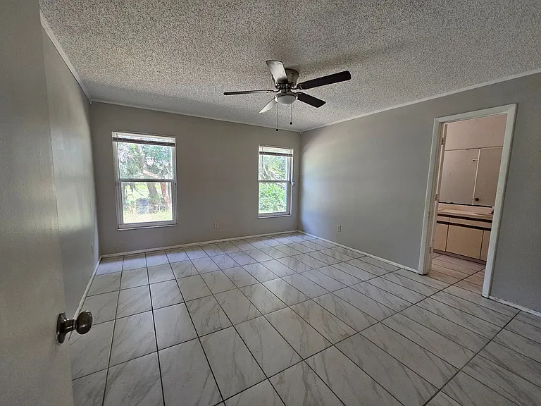 6560 Whirlaway Cir — Photo 4