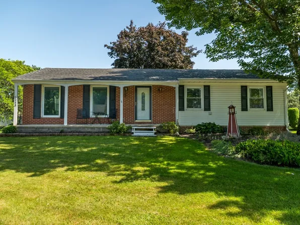 5243 W 53rd St, Fairview, PA 16415