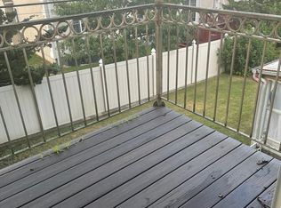 989 Lynn Dr #1, Valley Stream, NY 11580