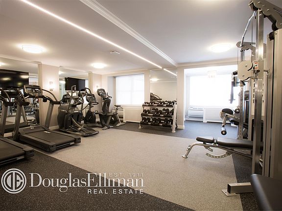 2nd image of 210 W 89th St APT 4H