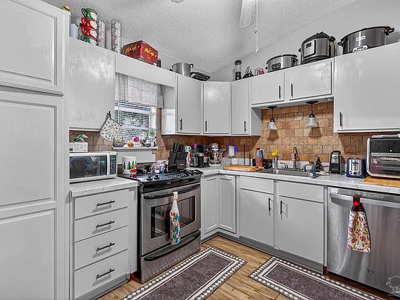 5th image of 4801 Sierra Dr #A