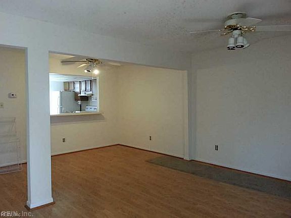 3rd image of 3857 Chimney Creek Dr