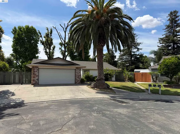950 Lobos Ct, Manteca, CA 95336
