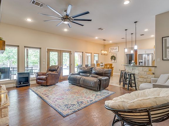 3rd image of 116 Flat Foot Ln