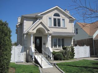 3511 204th St, Bayside, NY 11361