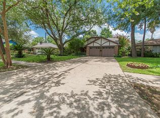 538 Pence Rd, Webster, TX 77598