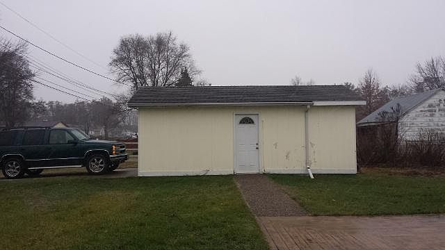 2nd image of 821 Washington St