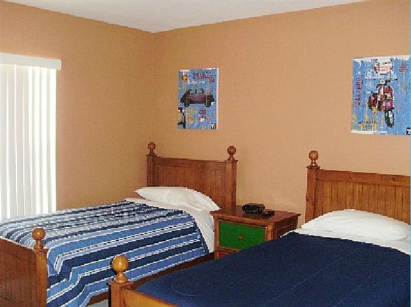 CRC6P1075TD-twin-bedroom3