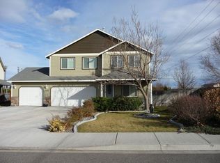 1500 W 35th Loop, Kennewick, WA 99337