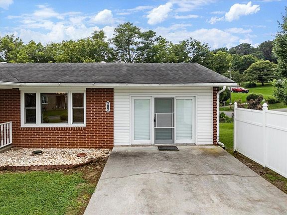 5th image of 615 Circle Dr