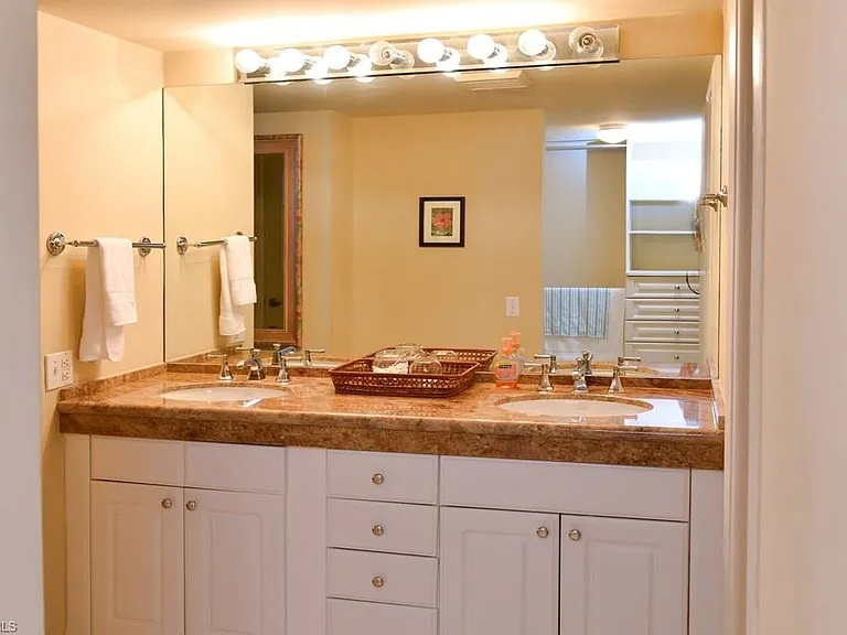 4001 Gulf Shore Blvd N #500 — Photo 16